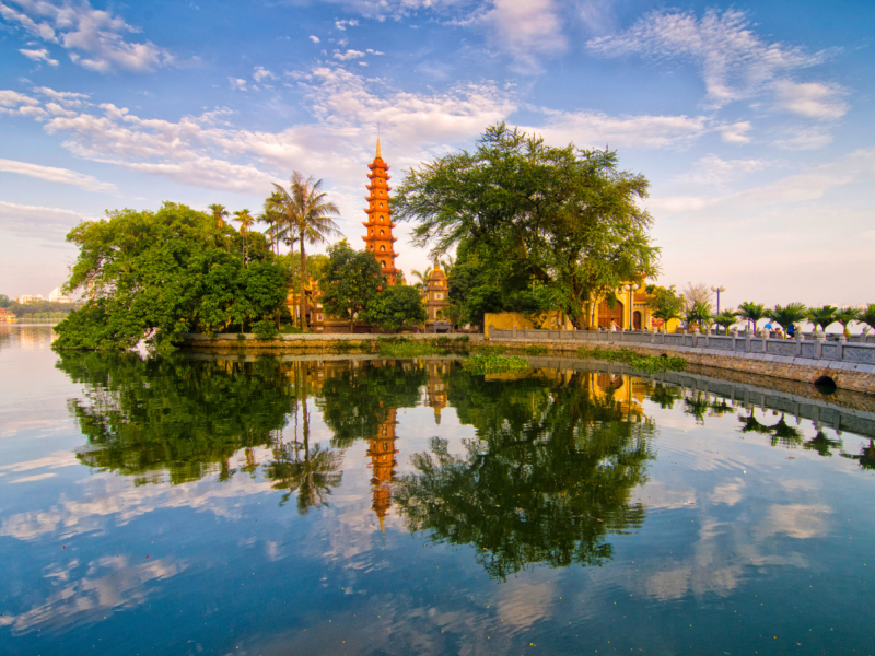 Hanoi Highlights & Street Food Tour