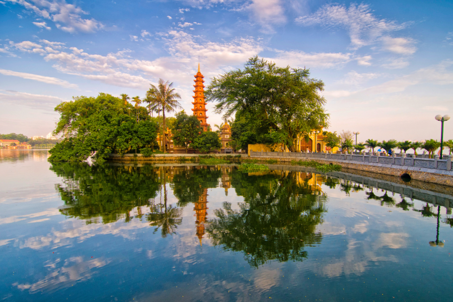 Hanoi Highlights & Street Food Tour