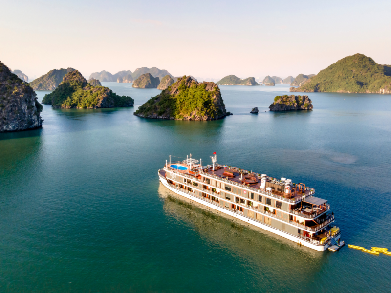 5-Star Overnight Cruise Experience in the World Heritage Ha Long Bay