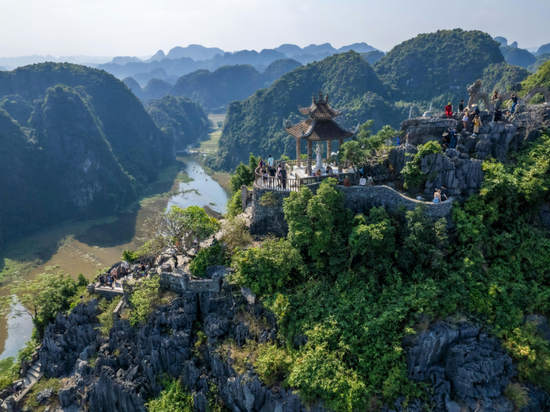 A Classic Day in Ninh Binh: Hoa Lu – Trang An – Mua Cave