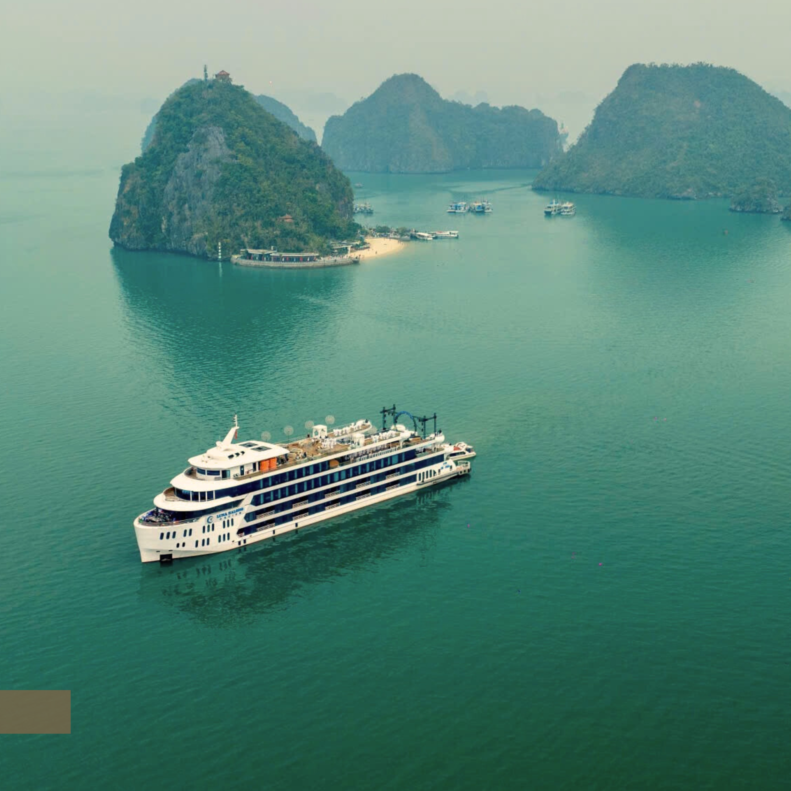 Ha Long Bay Luxury Day Cruise – Luna Ha Long