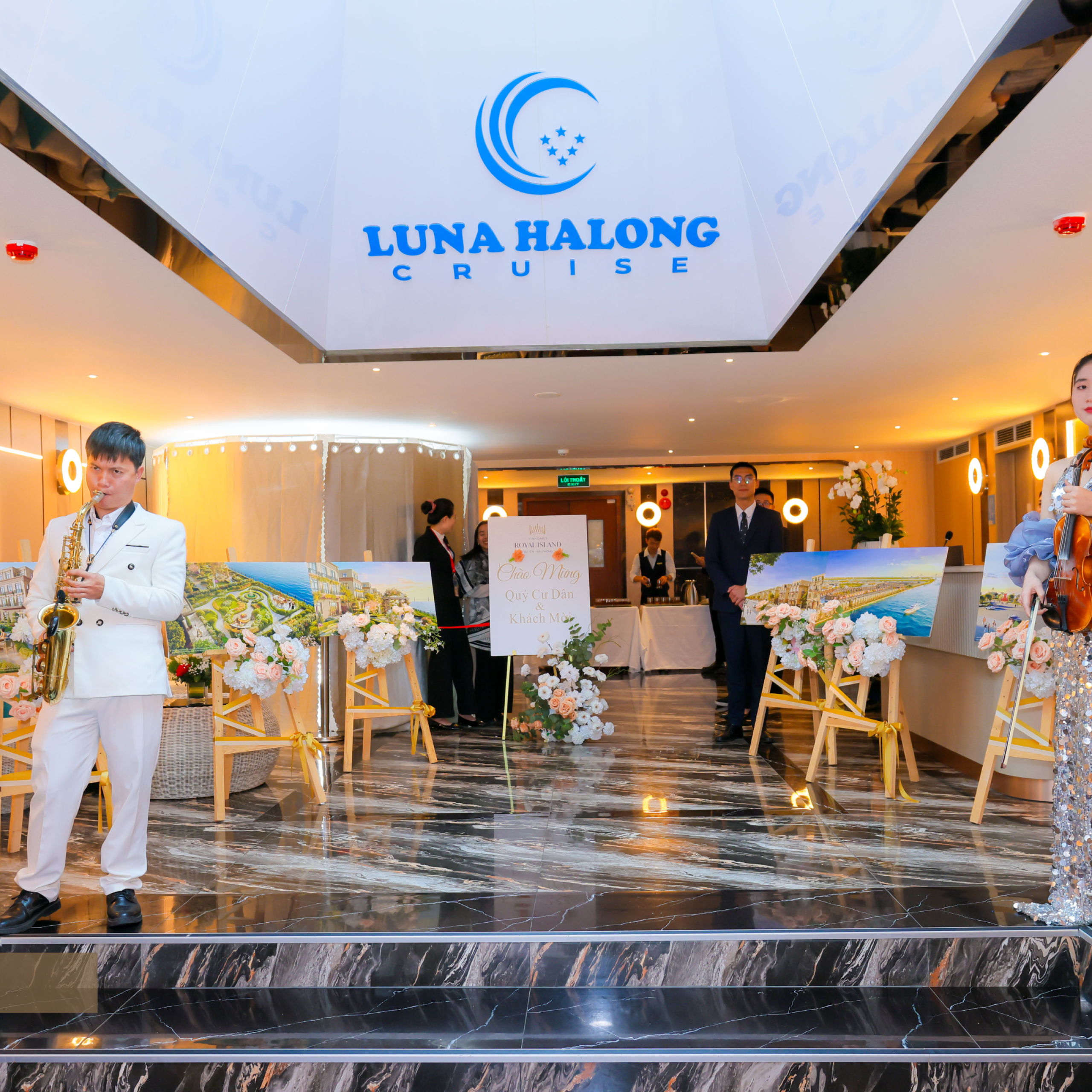 Ha Long Bay Luxury Day Cruise – Luna Ha Long