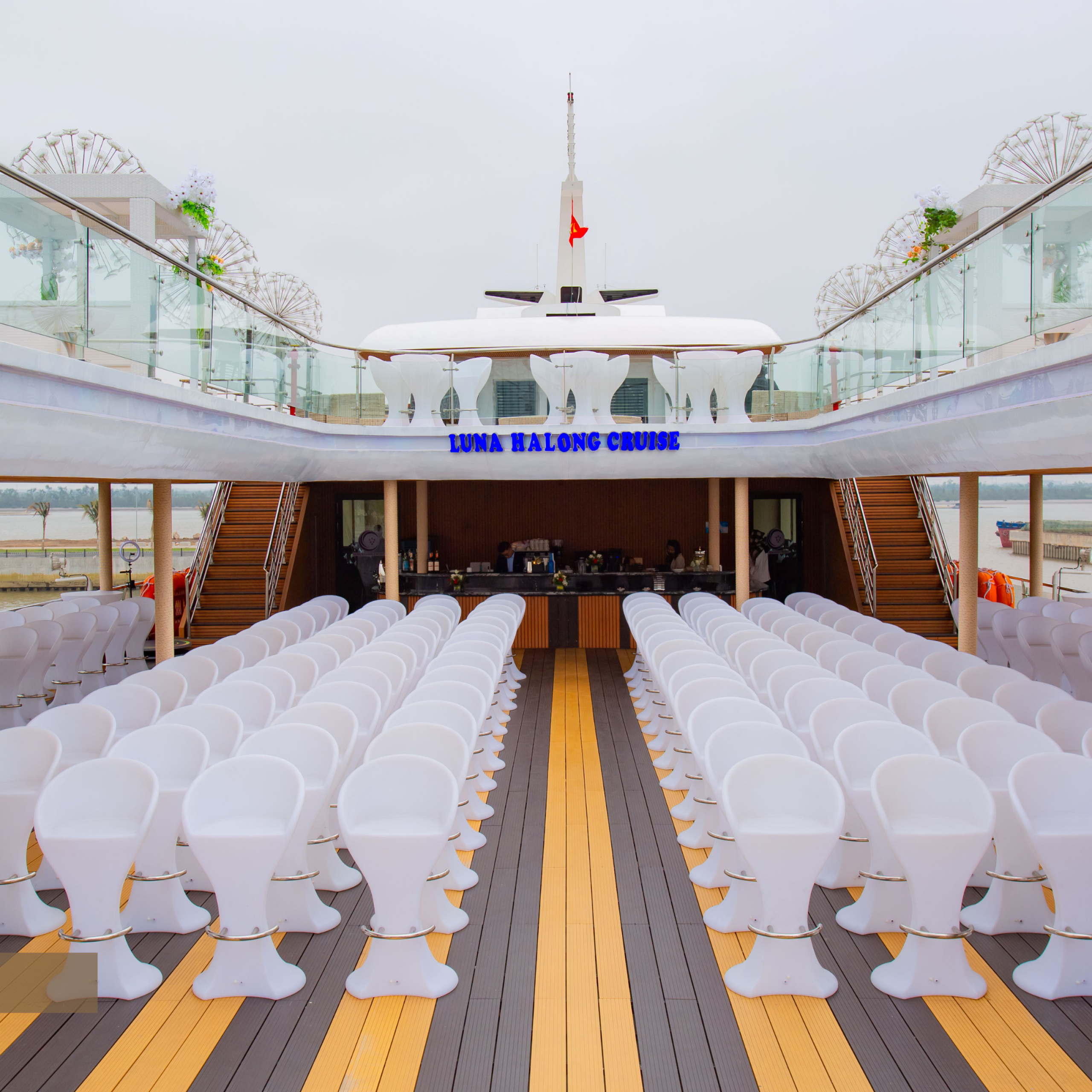 Ha Long Bay Luxury Day Cruise – Luna Ha Long