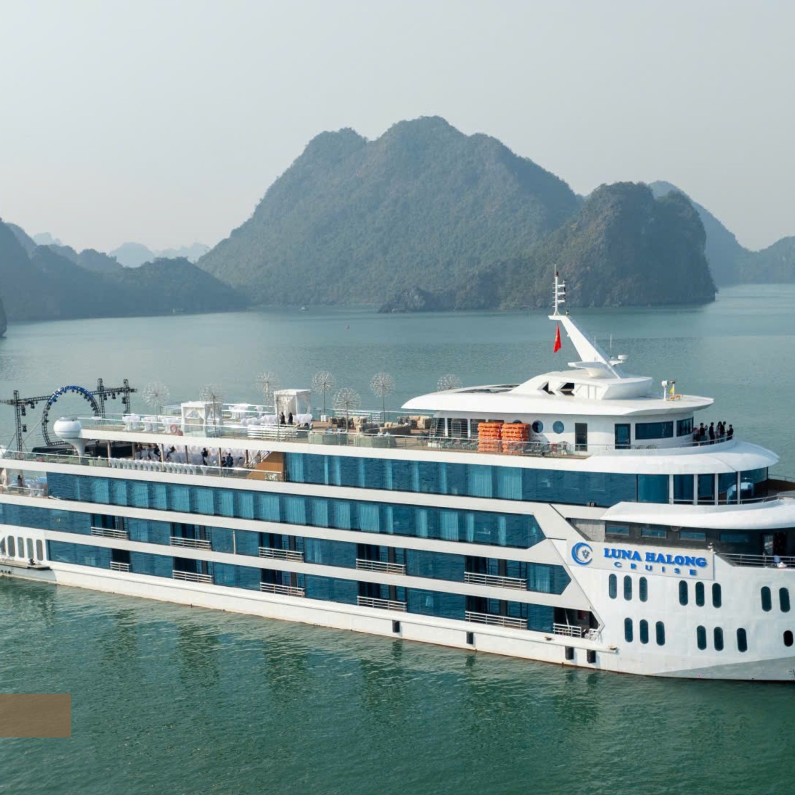 Ha Long Bay Luxury Day Cruise – Luna Ha Long