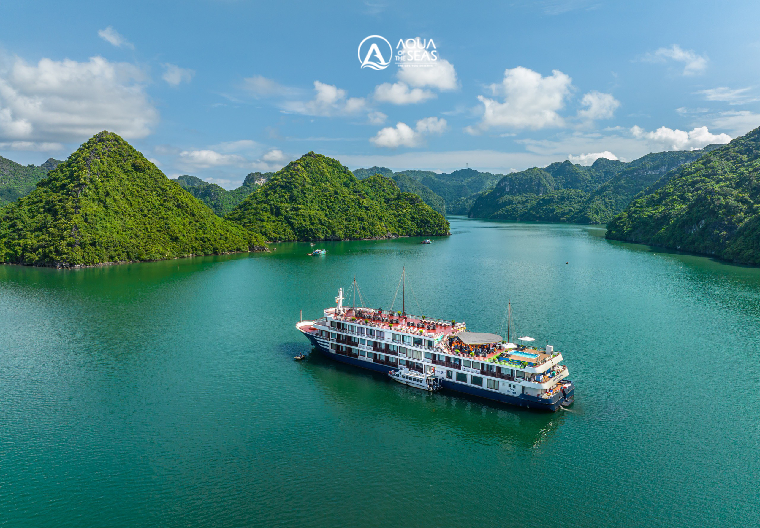 Ha Long Bay Overnight Cruise – Aqua of the Seas