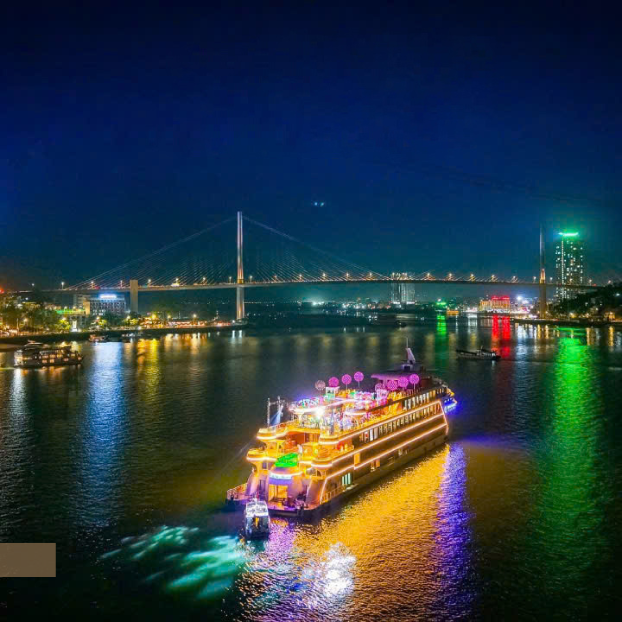 Ha Long Bay Luxury Day Cruise – Luna Ha Long