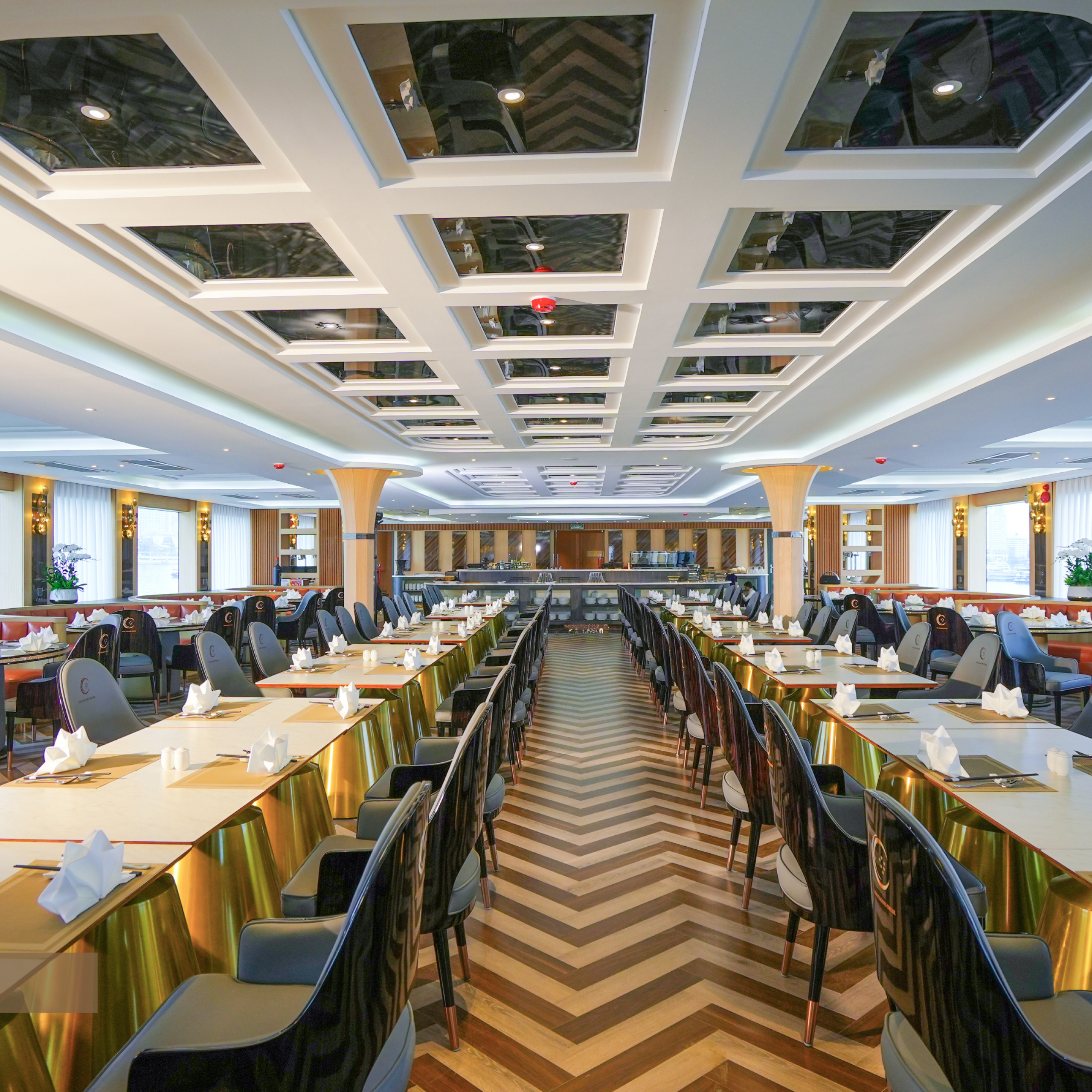 Ha Long Bay Luxury Day Cruise – Luna Ha Long