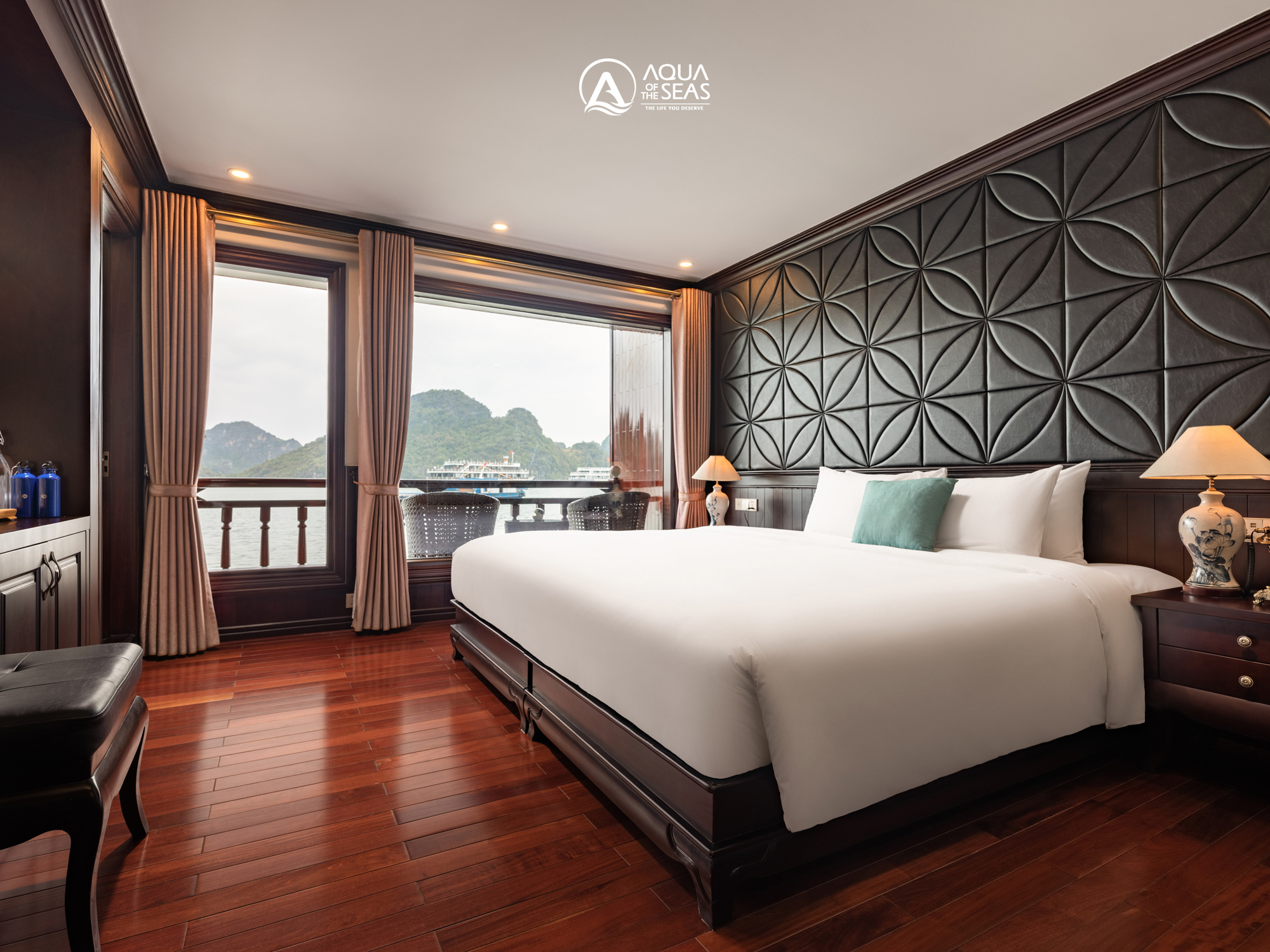 Ha Long Bay Overnight Cruise – Aqua of the Seas