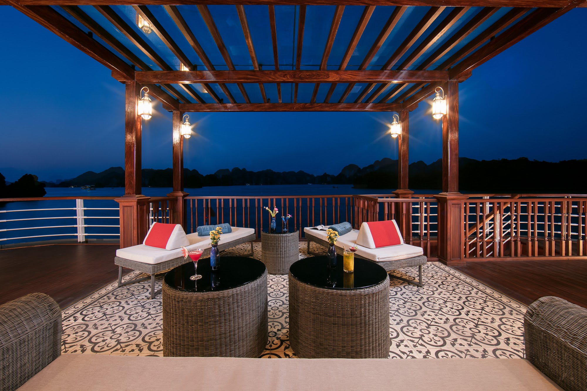 Lan Ha Bay 2 Days 1 Night Cruise – Heritage Cruises