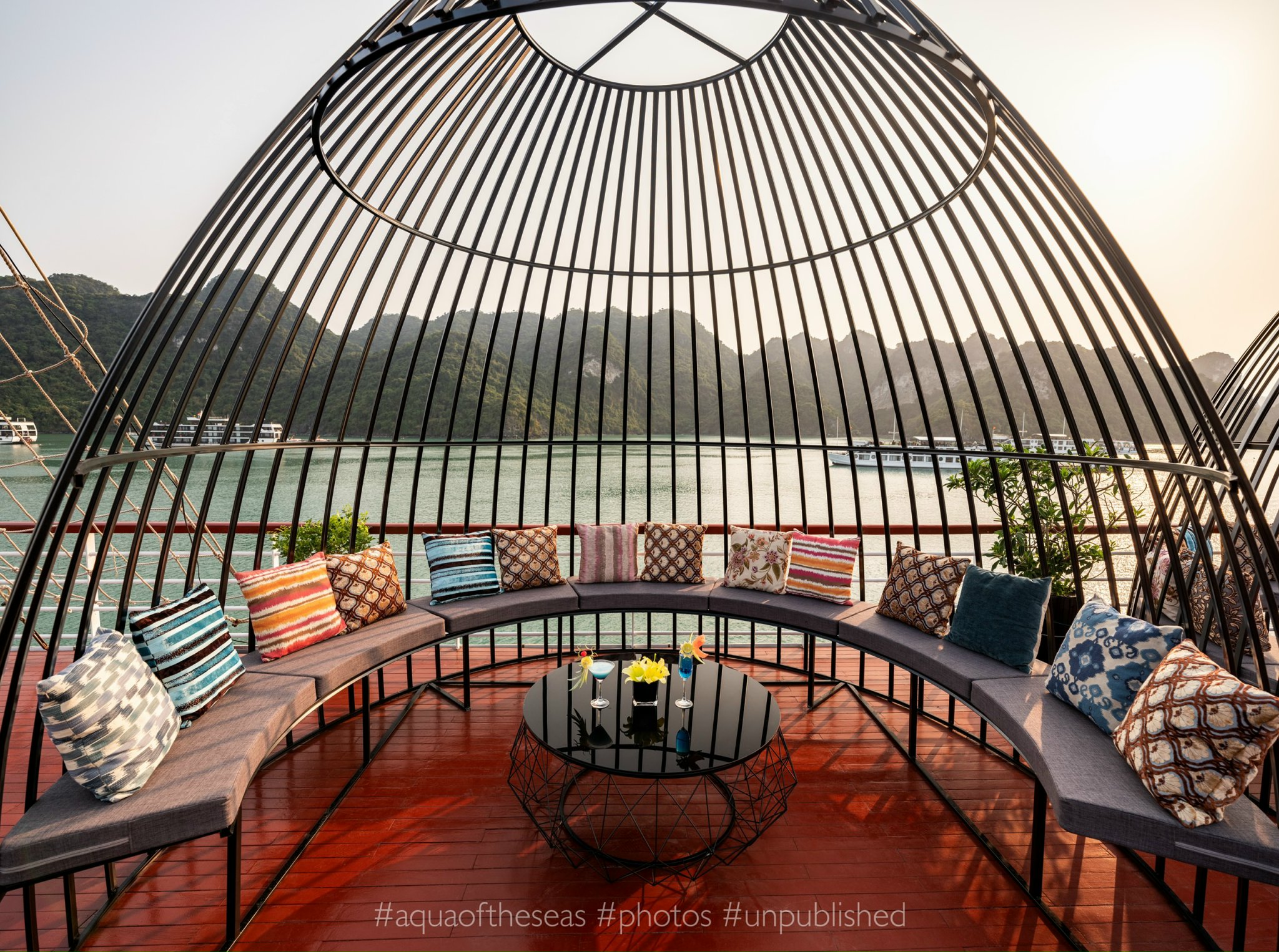 Ha Long Bay Overnight Cruise – Aqua of the Seas