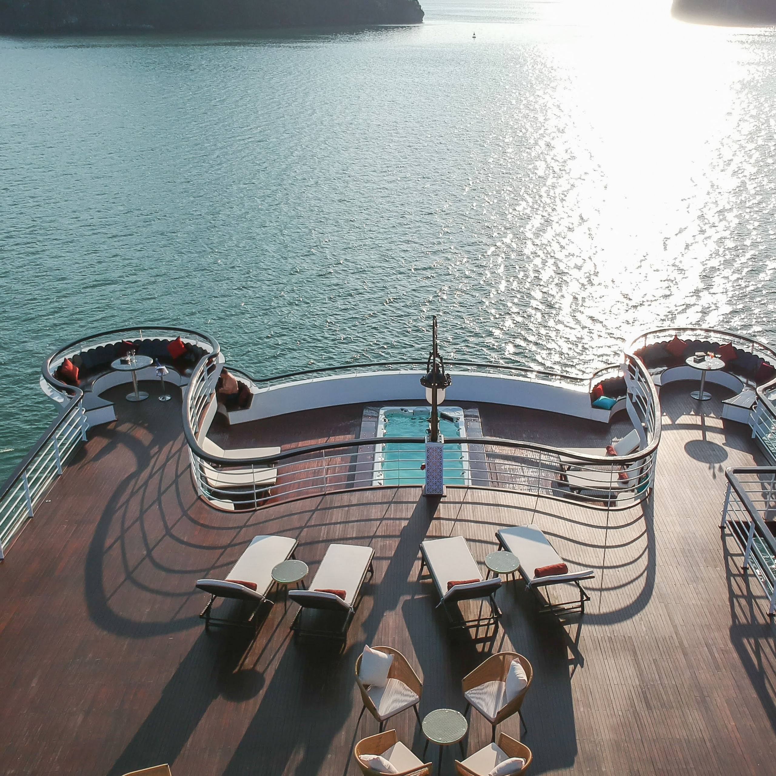 Ambassador Cruise Ha Long Bay – Luxury 2 Days 1 Night Cruise