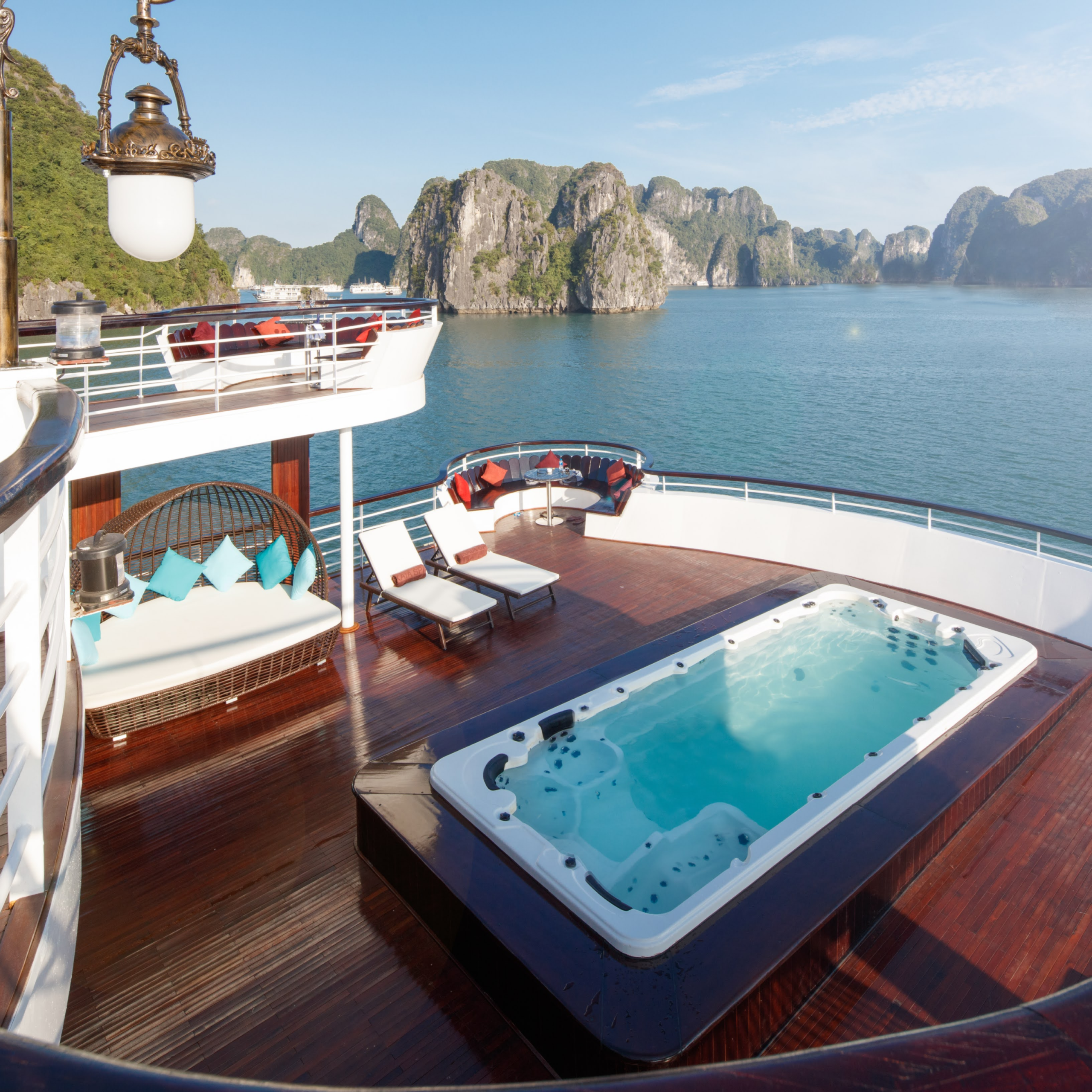 Ambassador Cruise Ha Long Bay – Luxury 2 Days 1 Night Cruise