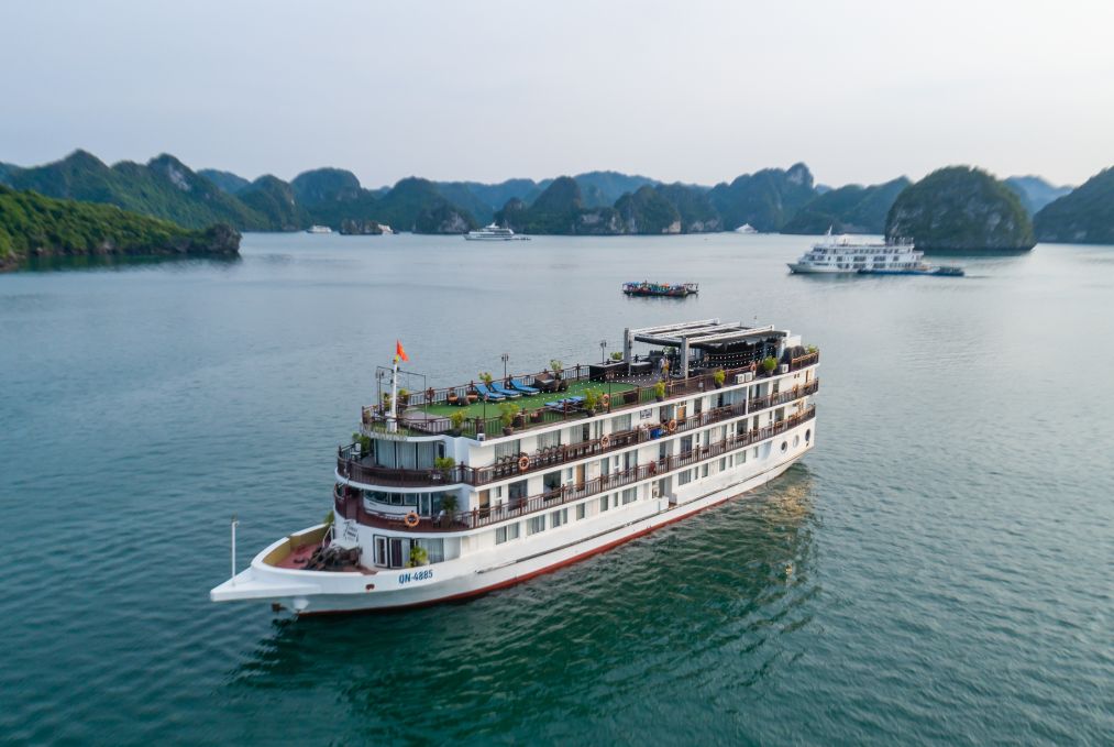 Amanda Ha Long Cruise – Ha Long Bay 2 Days 1 Night