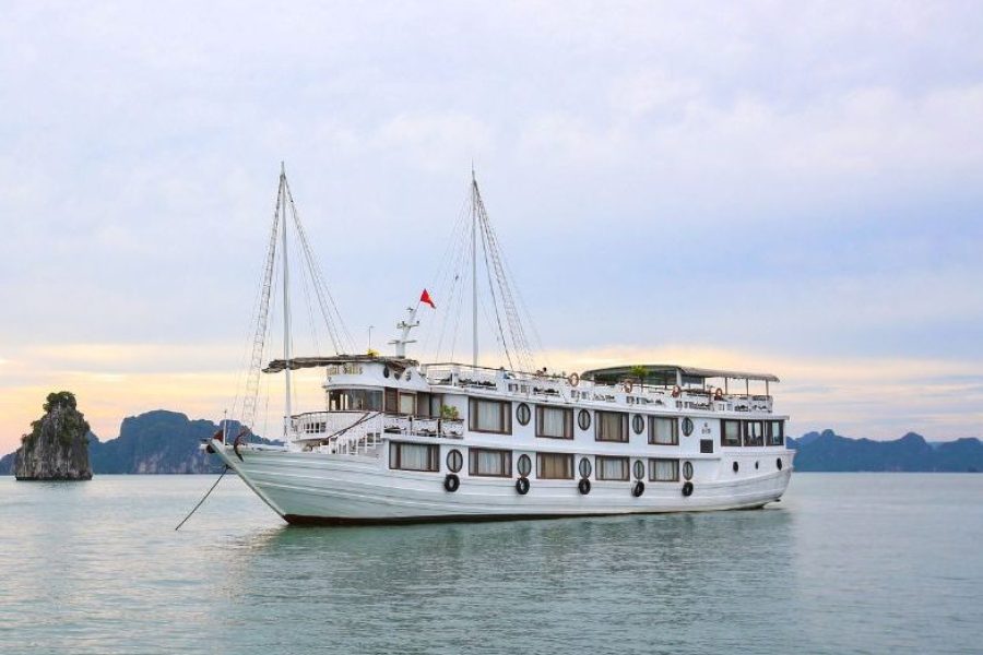 Oriental Sails – Ha Long Bay 2 Days 1 Night Wooden Cruise