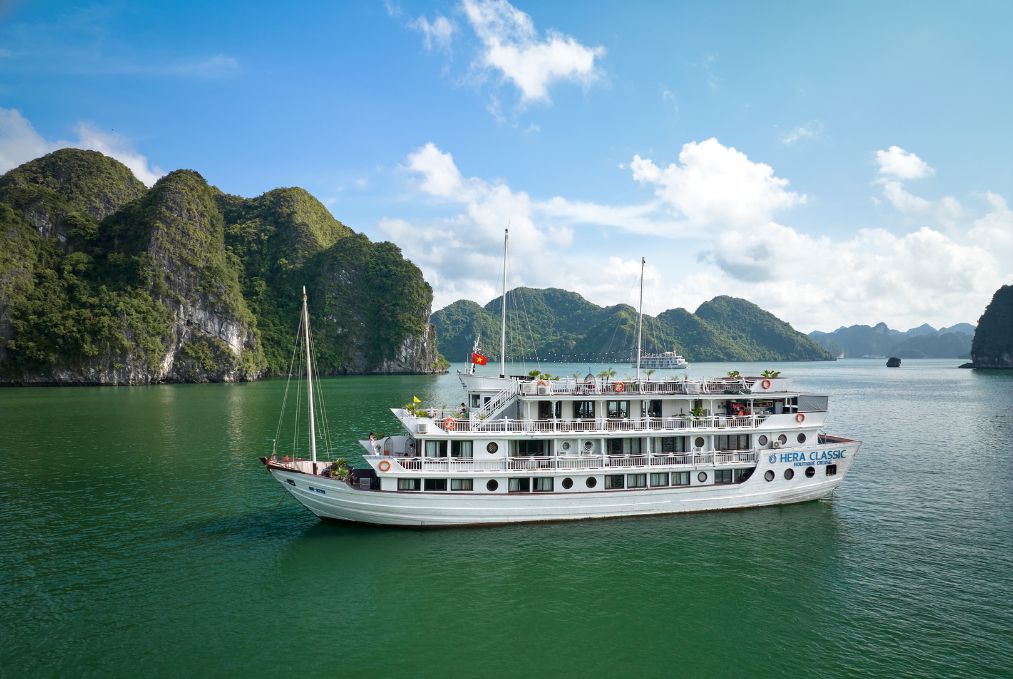 Hera Classic Boutique Cruise – Ha Long Bay 2 Days 1 Night