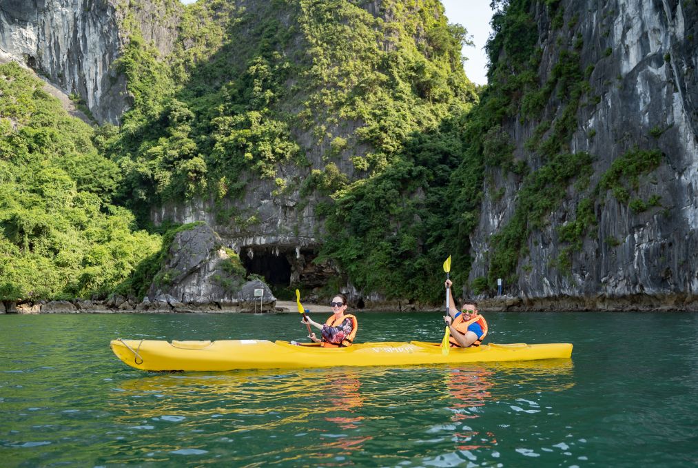 Amanda Ha Long Cruise – Ha Long Bay 2 Days 1 Night
