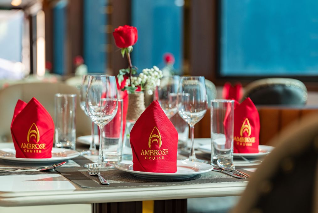 Ambrose Cruise – Ha Long Bay Day Cruise 5 Star