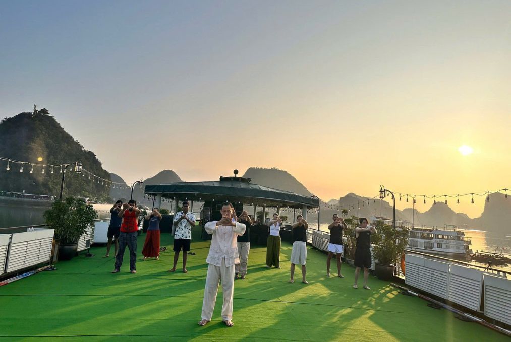 Ha Long Bay 2 Days 1 Night Cruise – Le Journey Premium