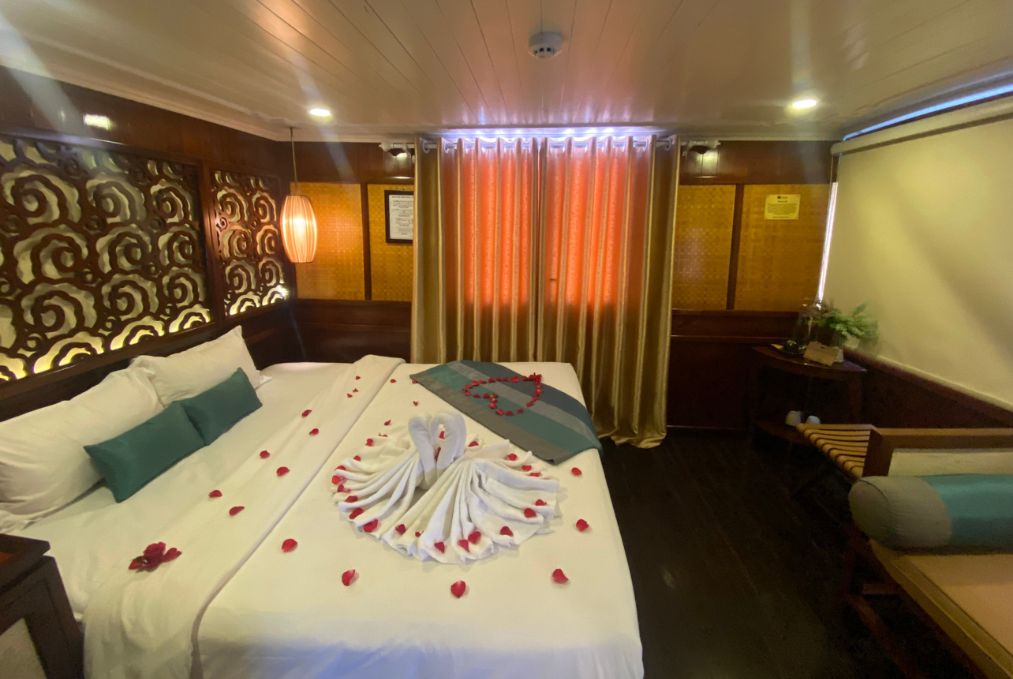 Ha Long Bay 2 Days 1 Night Cruise – Le Journey Premium