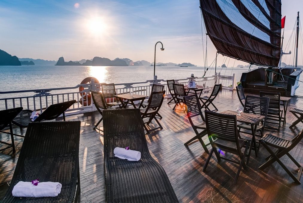 Ha Long Bay 2 Days 1 Night Cruise – Le Journey Premium